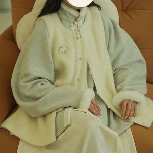 Chinese hanfu Ming dynasty wool bijia with rainbow buttons